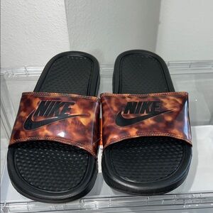 Nike Black Slides with Brown Tortoise-Pattern Strap